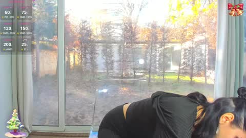 Snapshot of sarah_blake_ chatting on December 13, 10:19 am Sara online show from December 13, 10:19 am