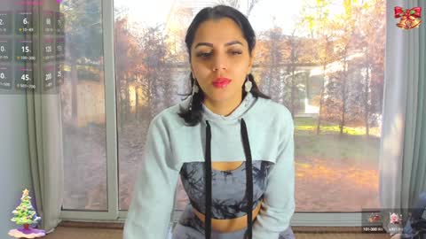 Snapshot of sarah_blake_ chatting on December 16, 10:40 am Sara online show from December 16, 10:40 am