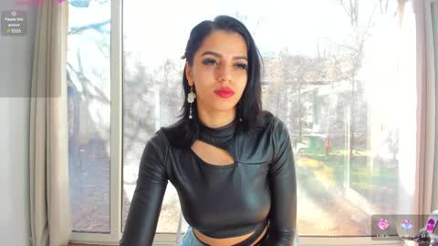 Snapshot of sarah_blake_ chatting on February 9, 12:19 pm Sara online show from February 9, 12:19 pm