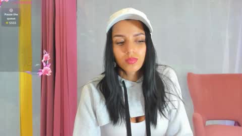 Snapshot of sarah_blake_ chatting on September 10, 8:14 am Sara online show from September 10, 8:14 am