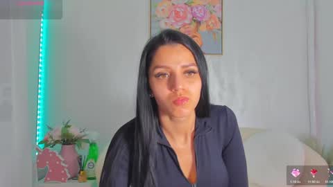 Snapshot of sarah_blake_ chatting on May 21, 9:16 am Sara online show from May 21, 9:16 am