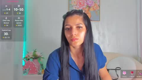 Snapshot of sarah_blake_ chatting on June 5, 9:15 am Sara online show from June 5, 9:15 am