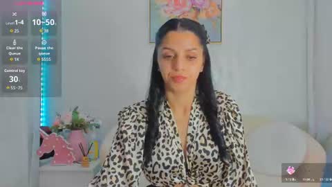 Snapshot of sarah_blake_ chatting on August 6, 8:16 am Sara online show from August 6, 8:16 am