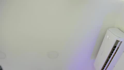 Sarah Bonneth online show from September 9, 11:32 am