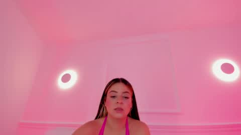 Sarah Bonneth online show from May 5, 11:51 am