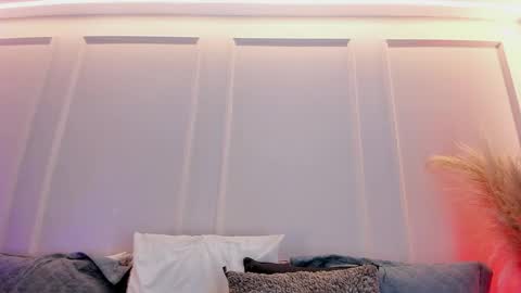 Sarah Bonneth online show from June 2, 11:34 am