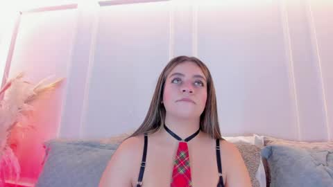 Snapshot of sarah_bonneth chatting on June 9, 11:33 am Sarah Bonneth online show from June 9, 11:33 am