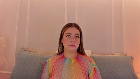 Snapshot of sarah_bonneth chatting on June 12, 11:31 am Sarah Bonneth online show from June 12, 11:31 am