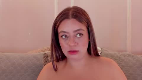 Sarah Bonneth online show from July 8, 11:58 am