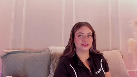 Sarah Bonneth online show from July 18, 11:36 am