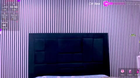 Snapshot of sarah_cream chatting on February 15, 9:59 pm Sarah online show from February 15, 9:59 pm