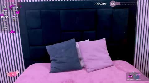 Snapshot of sarah_cream chatting on March 5, 1:52 am Sarah online show from March 5, 1:52 am