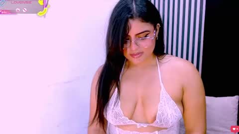 Snapshot of sarah_cream chatting on September 19, 10:32 pm Sarah online show from September 19, 10:32 pm