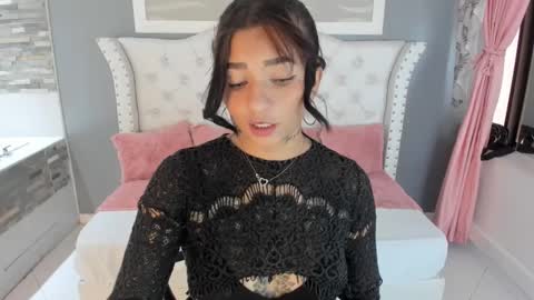 Snapshot of sarah_curtis chatting on March 7, 9:06 pm Sarah online show from March 7, 9:06 pm