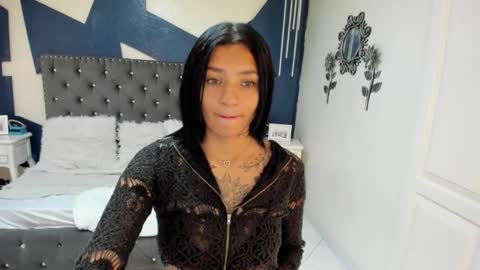 Snapshot of sarah_curtis chatting on January 9, 11:17 pm Sarah online show from January 9, 11:17 pm