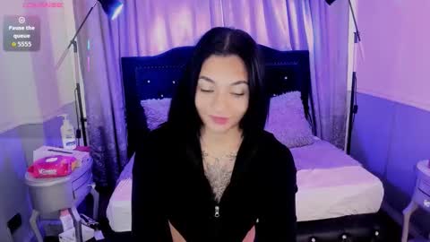 Snapshot of sarah_curtis chatting on January 17, 10:35 pm Sarah online show from January 17, 10:35 pm