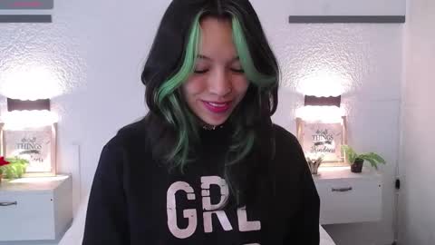 Sarah online show from February 9, 1:48 pm