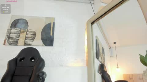 sarah_gothicgirl online show from May 6, 8:58 pm