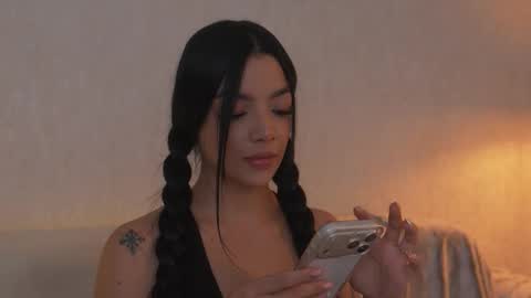       online show from March 19, 10:36 pm