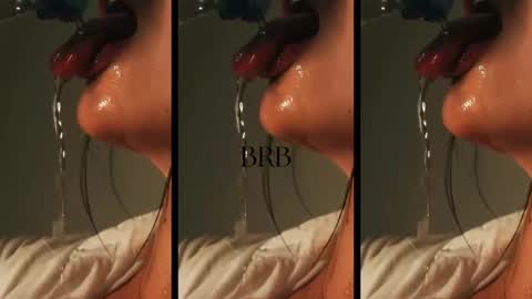 Snapshot of sarah_hiill chatting on May 12, 10:18 pm online show from May 12, 10:18 pm