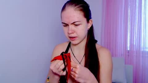 Sarah online show from November 5, 10:26 am