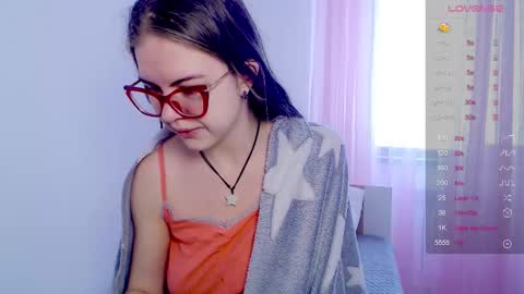 Snapshot of sarah_hs chatting on January 19, 5:55 am Sarah online show from January 19, 5:55 am