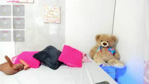 sarah_lowee online show from July 14, 6:24 pm
