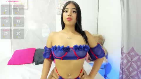 sarah_lowee online show from July 24, 6:39 pm