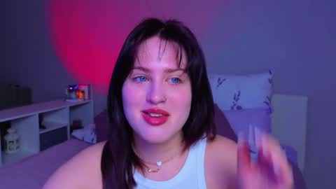 Snapshot of sarah_soul chatting on May 13, 11:22 pm Sarah online show from May 13, 11:22 pm