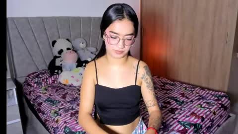 Snapshot of sarah_stone15 chatting on June 2, 11:51 pm Sarah online show from June 2, 11:51 pm