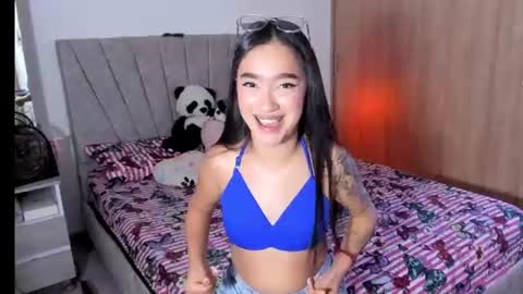 Snapshot of sarah_stone15 chatting on July 16, 8:26 pm Sarah online show from July 16, 8:26 pm