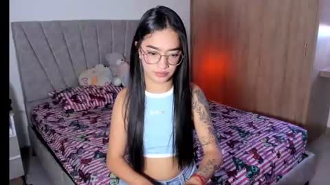 Snapshot of sarah_stone15 chatting on July 17, 8:14 pm Sarah online show from July 17, 8:14 pm