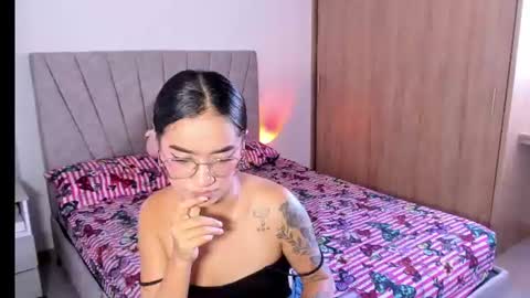 Snapshot of sarah_stone15 chatting on July 21, 9:28 pm Sarah online show from July 21, 9:28 pm