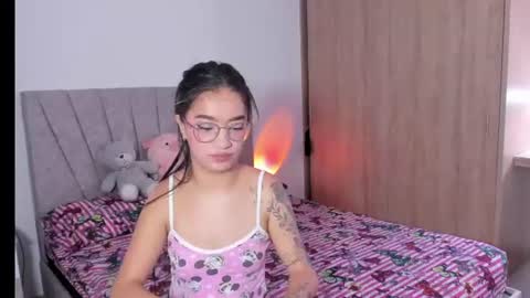 Snapshot of sarah_stone15 chatting on July 27, 4:14 pm Sarah online show from July 27, 4:14 pm