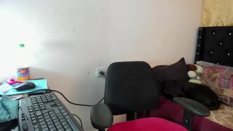 Snapshot of sarah_sweett chatting on September 30, 5:29 pm Sarah online show from September 30, 5:29 pm