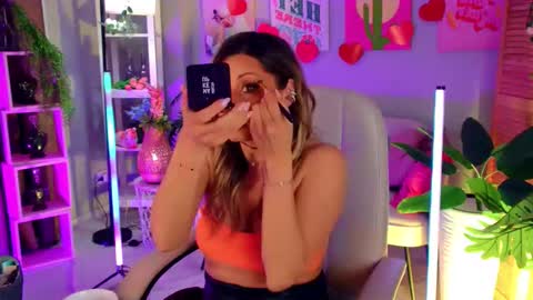 Snapshot of sarahholly chatting on March 26, 12:55 pm Divine Sarah NONUDE model online show from March 26, 12:55 pm