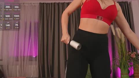 Sarahjadore online show from November 30, 7:40 pm