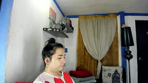 Snapshot of sarahjey chatting on June 8, 1:33 pm SARAHJEY online show from June 8, 1:33 pm