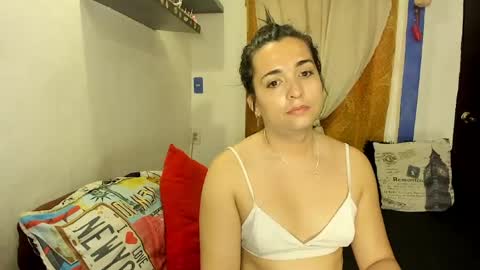 Snapshot of sarahjey chatting on June 22, 4:59 pm SARAHJEY online show from June 22, 4:59 pm