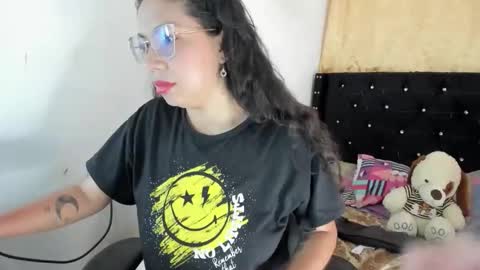 Snapshot of sarahlovexxv chatting on October 12, 4:50 pm Sarah online show from October 12, 4:50 pm