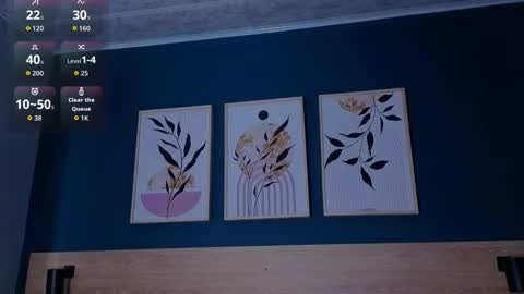 Snapshot of sarahmiler_ chatting on October 22, 11:43 am Sarah online show from October 22, 11:43 am