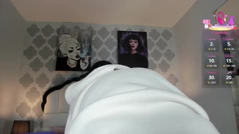 Snapshot of sarahmiler_ chatting on November 3, 7:48 pm Sarah online show from November 3, 7:48 pm