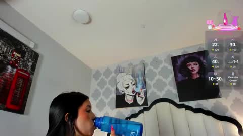 Snapshot of sarahmiler_ chatting on November 5, 7:58 pm Sarah online show from November 5, 7:58 pm