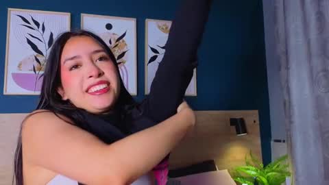 Snapshot of sarahmiler_ chatting on November 14, 7:45 pm Sarah online show from November 14, 7:45 pm