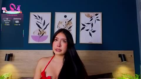 Snapshot of sarahmiler_ chatting on December 3, 7:45 pm Sarah online show from December 3, 7:45 pm