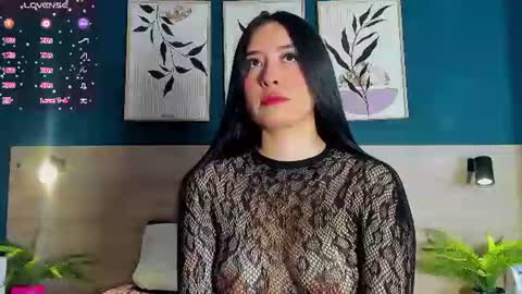 Snapshot of sarahmiler_ chatting on July 13, 12:41 pm Sarah online show from July 13, 12:41 pm