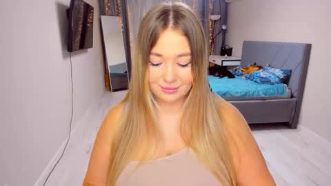 Sarah online show from February 19, 2:46 pm