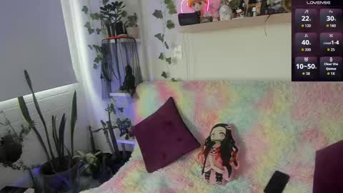 Snapshot of sarahminage_ chatting on June 2, 7:05 pm Sarah NEW ACCOUNT online show from June 2, 7:05 pm