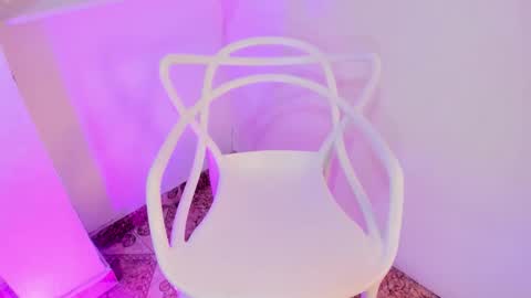 Sarahnovoa  online show from November 9, 5:44 pm