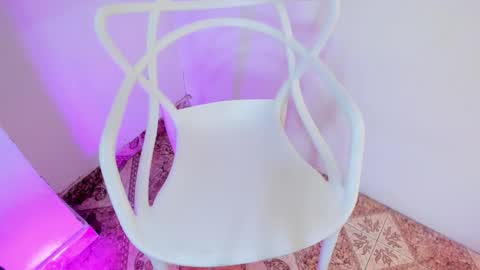 Sarahnovoa  online show from November 16, 5:51 pm